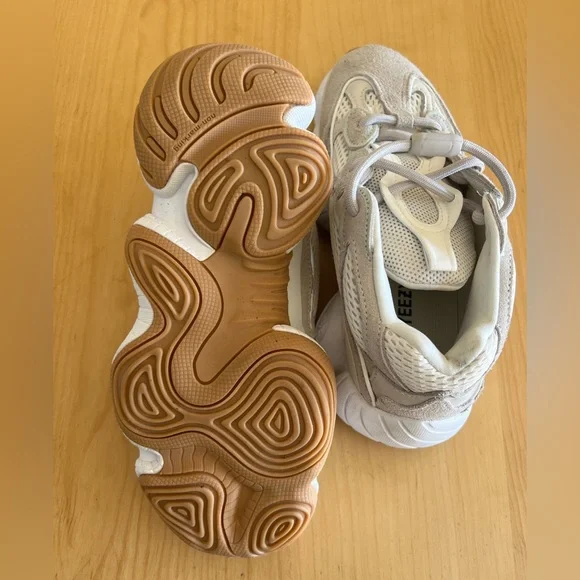 Yeezy 500 Fits Women Size 7